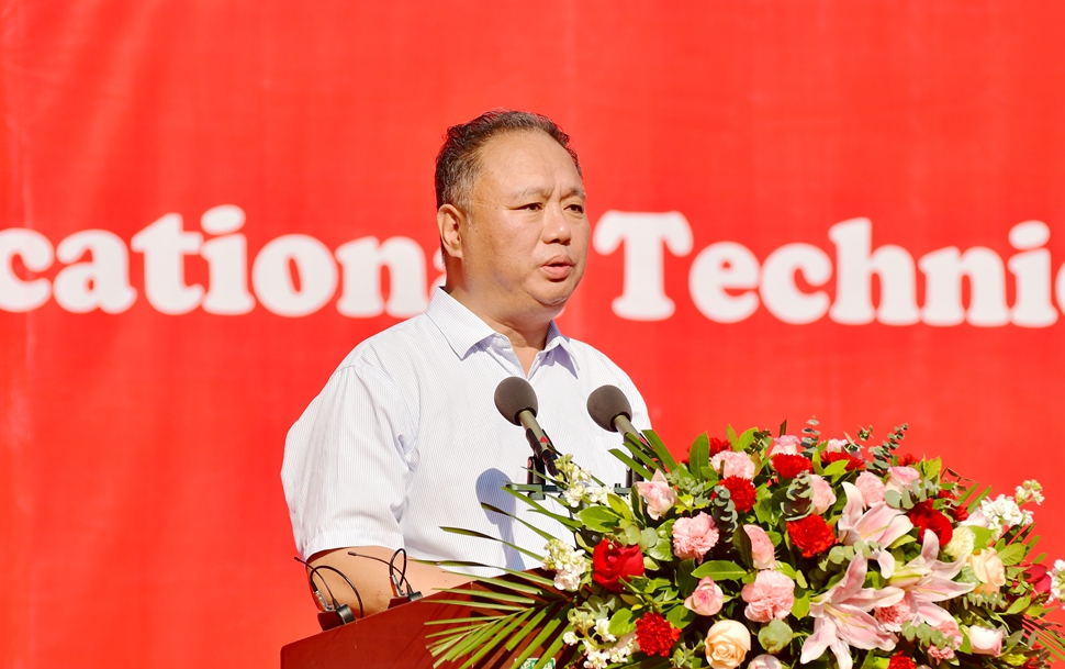 学校校长石晓辉教授讲话 学校校长石晓辉教授讲话