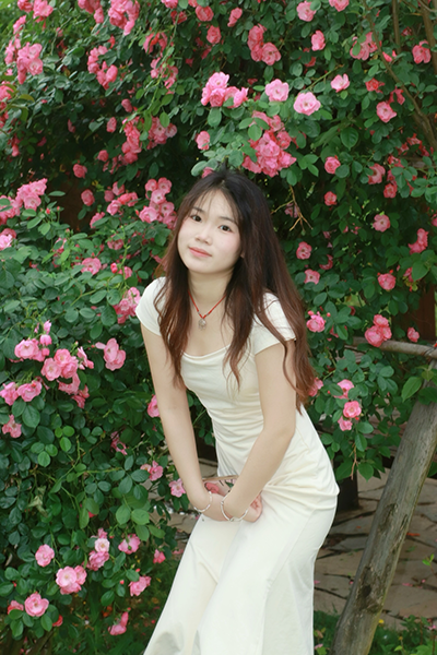 优秀毕业生-张望舒 优秀毕业生-张望舒