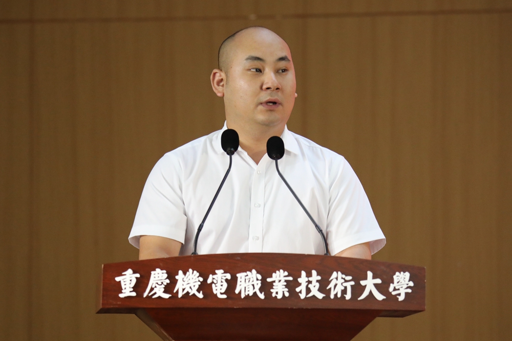 7L4A0491(1) 7L4A0491(1)