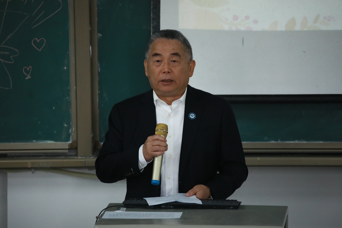 MNC_8417(1) MNC_8417(1)