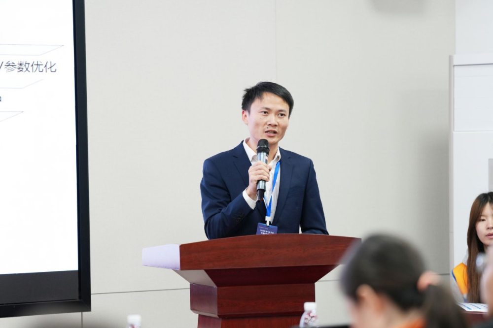 d6dfacc3-f1e3-44e5-b015-7e7598bd32a3